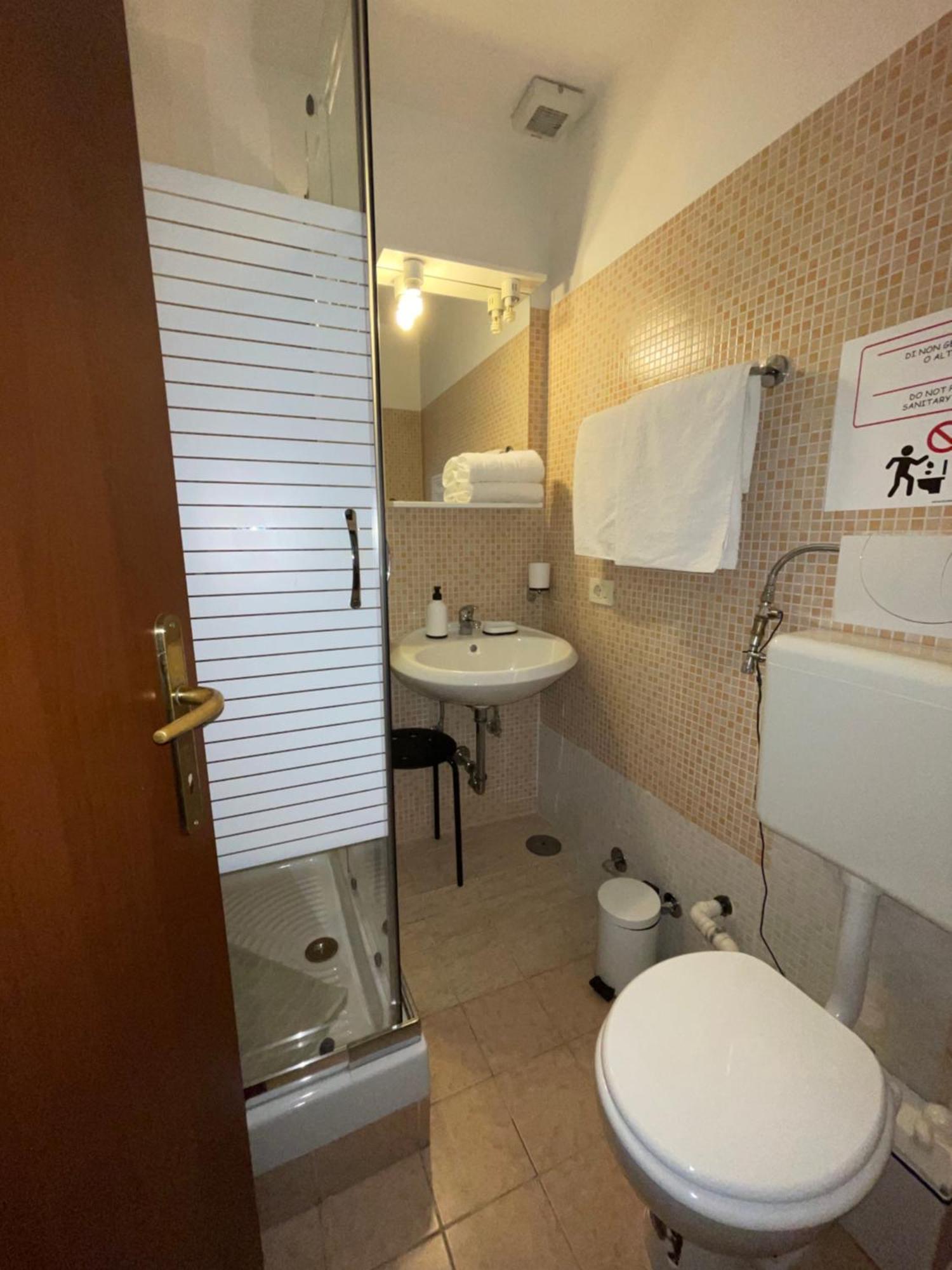 Guest House Meret Róma Kültér fotó